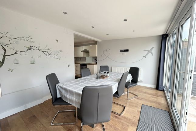 27, Moorgate Avenue, Leicester photo 4