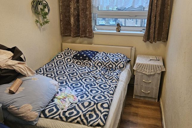 Shared accommodation to rent in Newham, 4Eb, UK