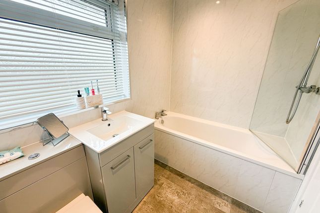 14 Sandray Close, Chester Le Street photo 3