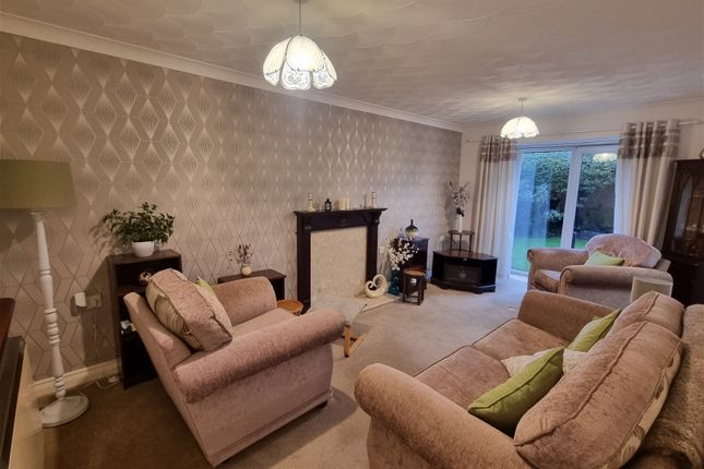 Flat for sale in Stafford Moreton Way, Maghull, Liverpool