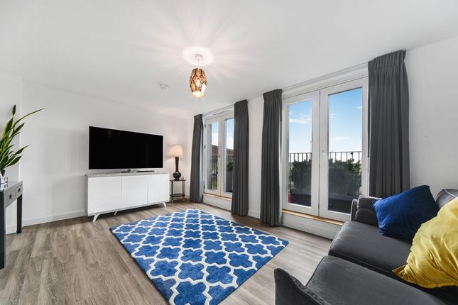 Town house for sale in Abercrombie Road, London