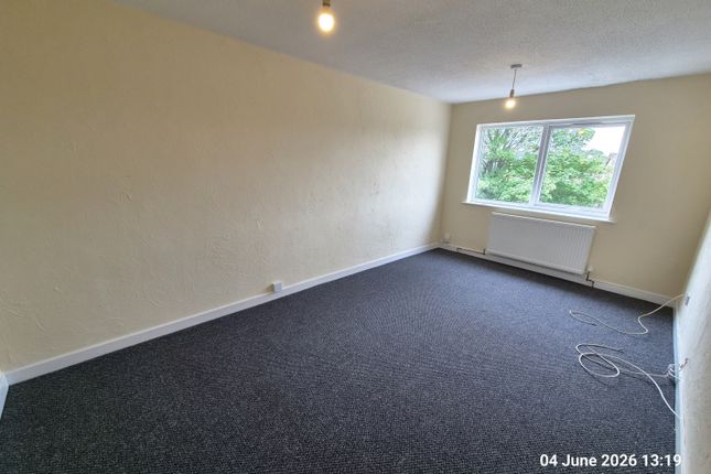 Flat, 4 Charterfield Drive, Kingswinford photo 2