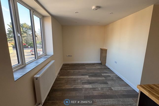 Flat F, Victoria Road, Ferndown photo 3