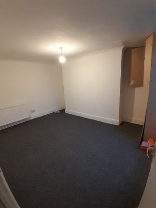 11 Brook Street East, Wellingborough photo 3