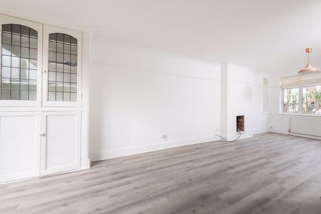 87, Queen Anne Avenue, Bromley photo 4