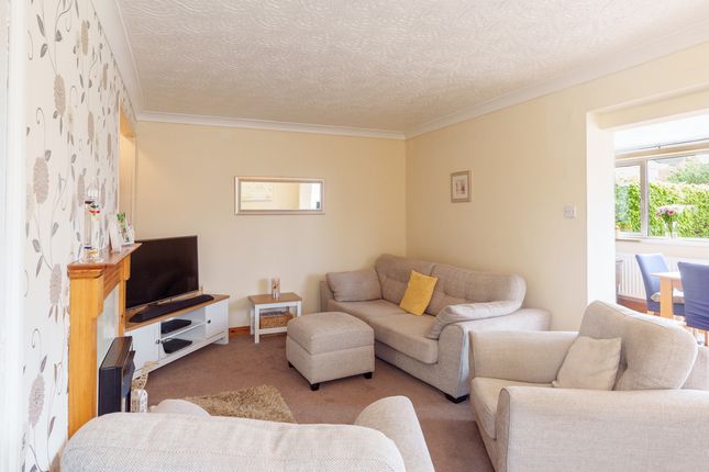 40, Oakleas Rise, Thrapston photo 2