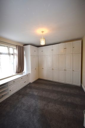 field way, dagenham photo 4