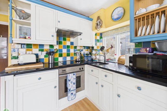 4 Pixies Holt, Buller Street, Looe photo 4