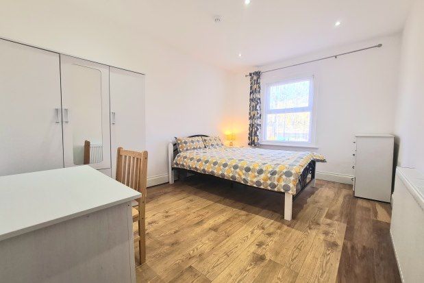 Room to rent in 83 Laleham Road, London