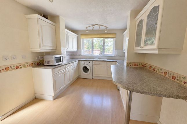18, Argyle Close, Bordon photo 5
