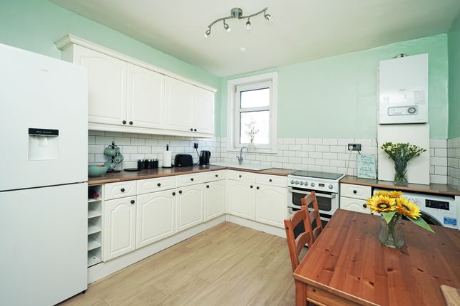 31, Eskview Avenue, MUSSELBURGH photo 4