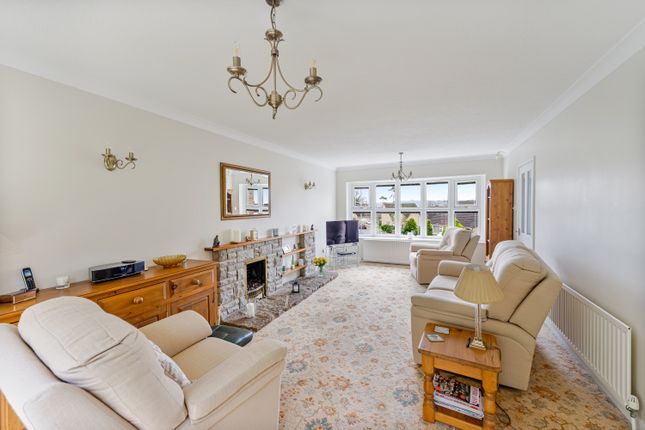 27 Ringwood Grove, Weston s Mare photo 4