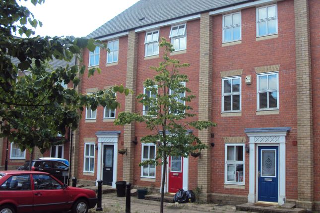End terrace house to rent in Hesper Road, Colchester