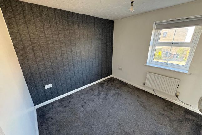 Flat, 14, 1st Floor  Sharket Head Close, Bradford photo 5