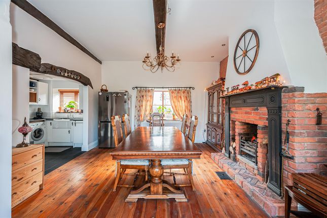 Hall Barn Cottage18.Jpg
