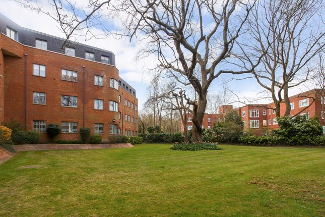 Flat for sale in Dennis Lane, Stanmore