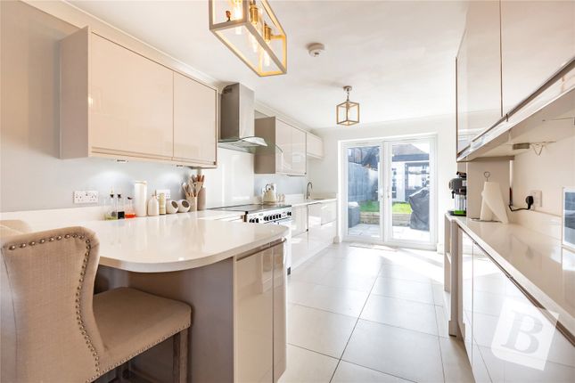 15, Mascalls Lane, Essex photo 2