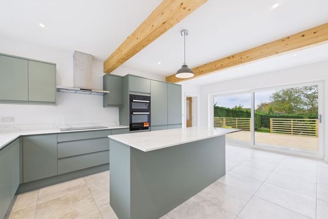 8, Neville Park, Baltonsborough photo 3