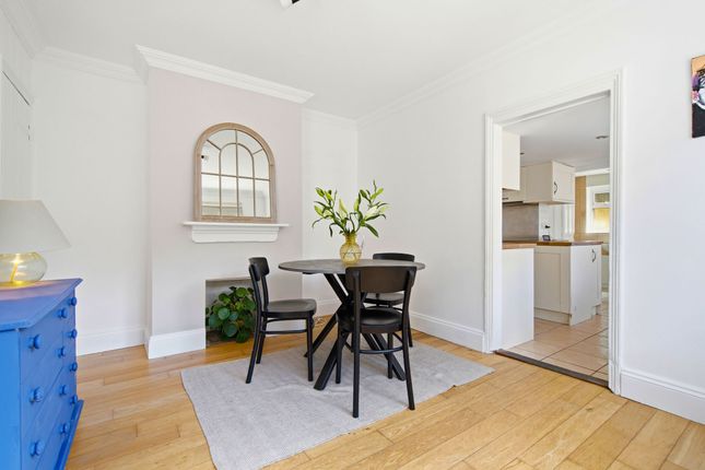 2 Victor Cottages Long Hill Road, Ascot photo 4