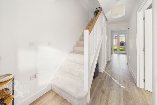 29 Kestrel Road, Great Yarmouth photo 5