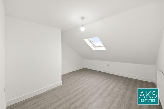 11a, Flat 2, Panhard Place, Southall photo 4