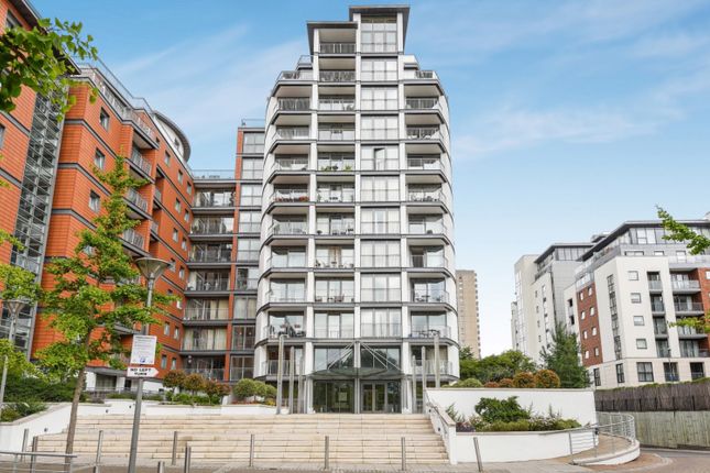 Penthouse for sale in Holland Gardens, Brentford