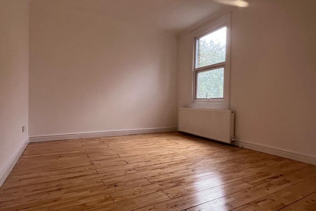 114, Whitton Road, Hounslow photo 3