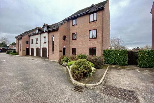 Flat to rent in Chestnut Place, Southam CV47