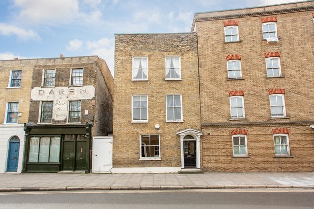 End terrace house for sale in Stepney Green, London