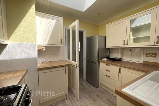 13, Nicholas Close, Brading photo 5