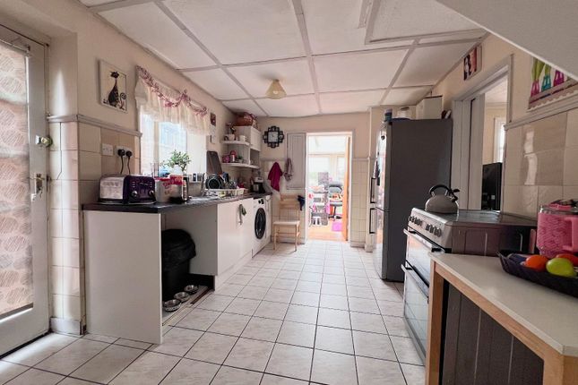 30, Taunton Avenue, Corby photo 4
