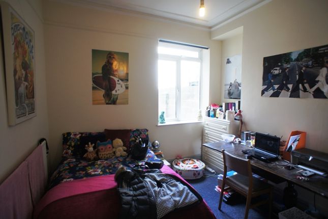9, Ruthin Gardens, Cardiff photo 4