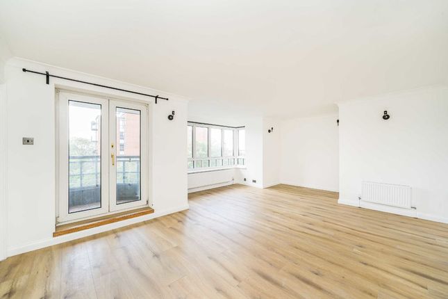 Thumbnail Flat to rent in Admiral Walk, London