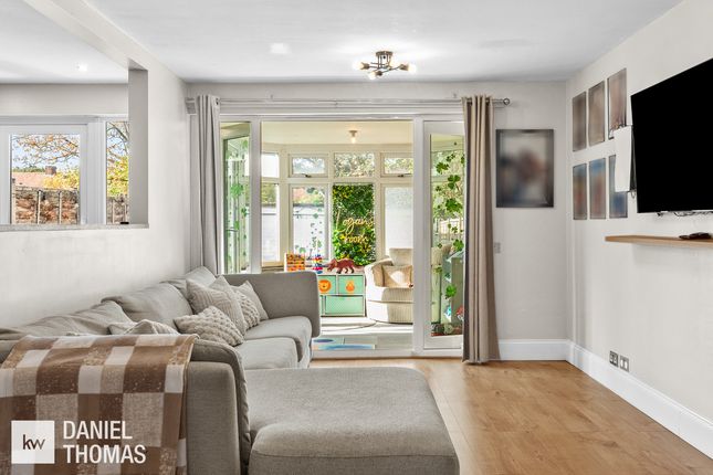 155, Longcroft Drive, Waltham Cross photo 4