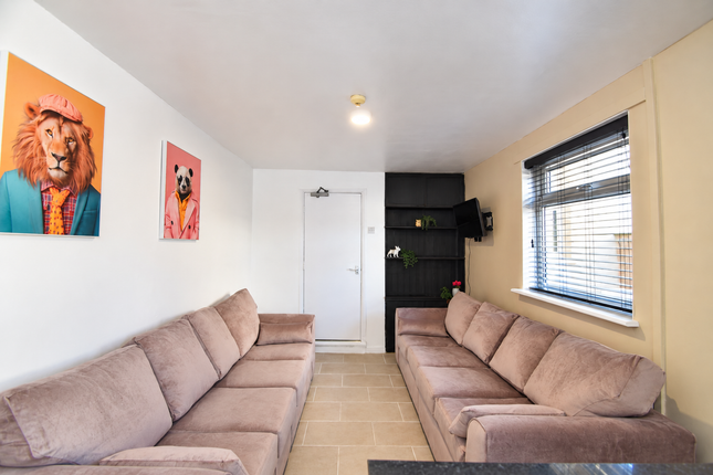 Richards Street, Cardiff photo 3