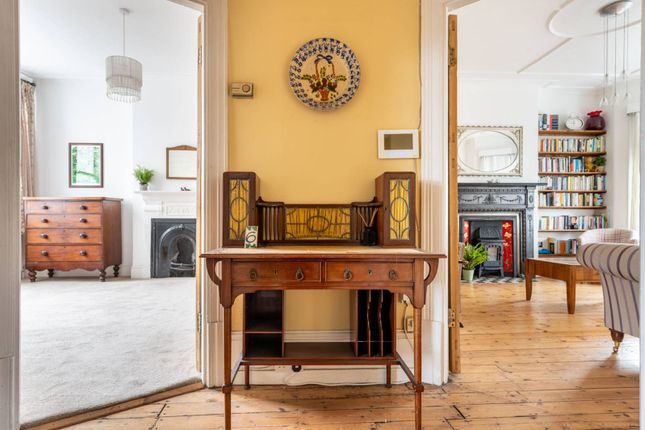 Flat for sale in Olive Road, Gladstone Park, London