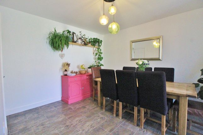 22, Myrtle Grove, Portsmouth photo 4