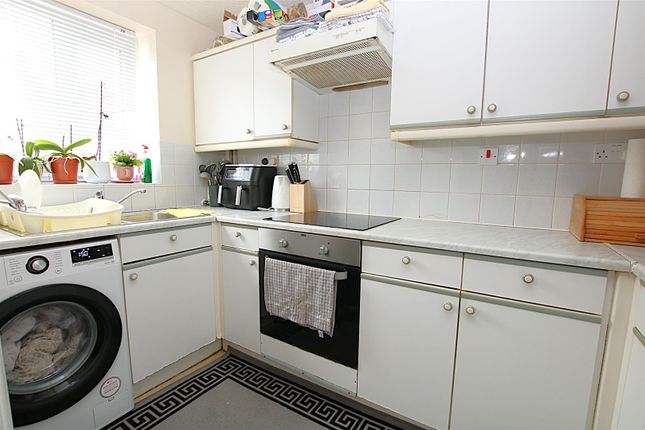 31, Lindisfarne Way, Northampton photo 4