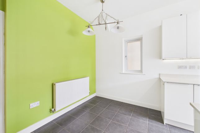 2, Newdawn Place, Cheltenham photo 3