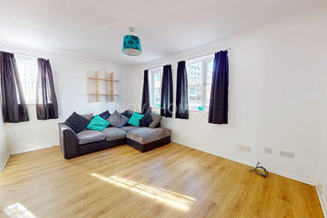 Flat for sale in Fremantle Gardens, Plymouth