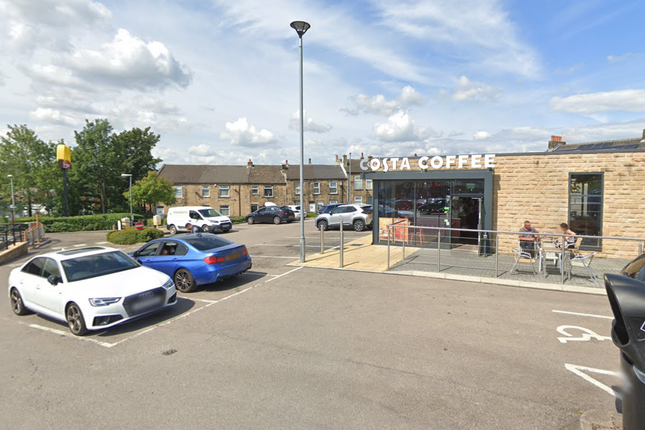 Retail premises to let in Northgate Centre, Heckmondwike