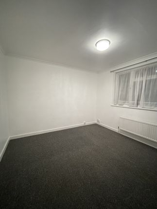 Thumbnail Shared accommodation to rent in Gaskarth Road, Edgware
