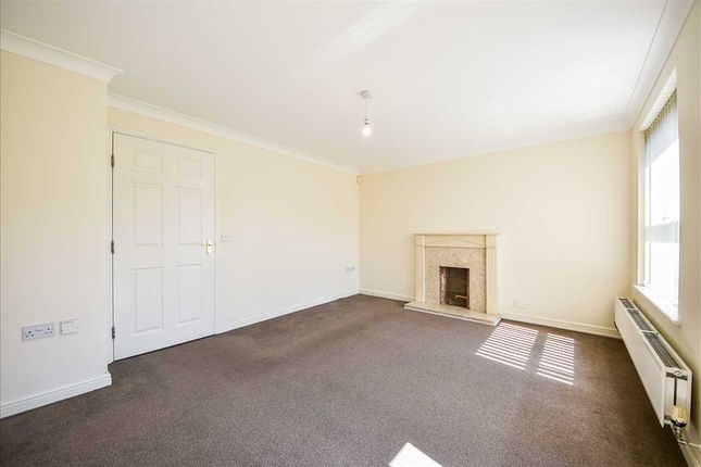 18, St Rochus Drive, Wellingborough photo 2
