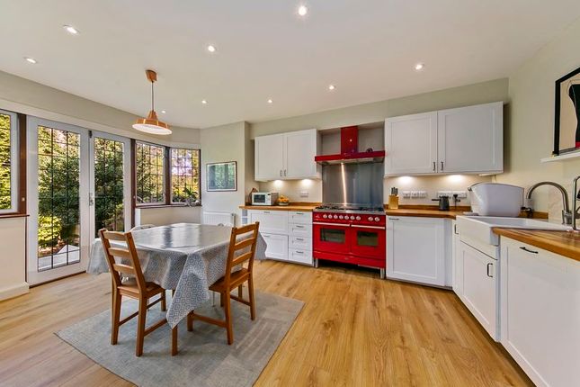 9, Hurst Road, East Molesey photo 4