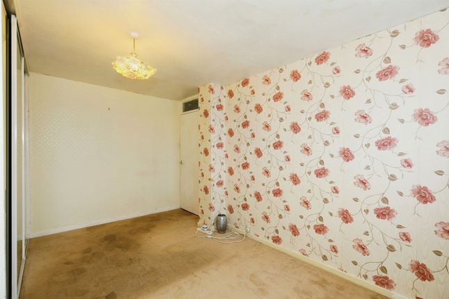 End terrace house for sale in Dee Way, Winsford