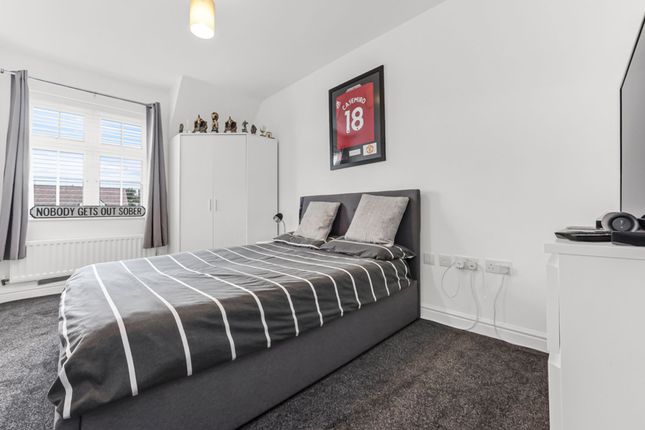 Flat for sale in St Andrews Park, Halling, Rochester, Kent.
