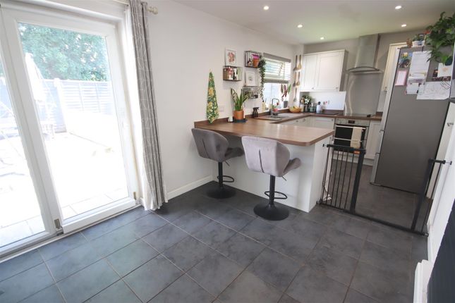 18, Clover Dean, Chippenham photo 2