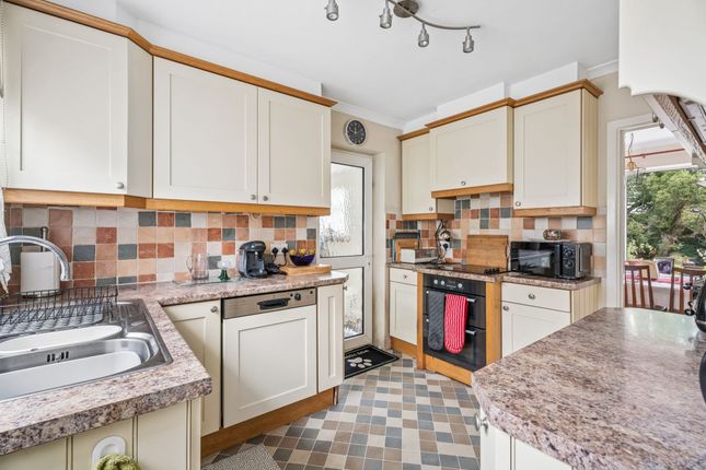 54 Shelley Road, High Wycombe photo 4