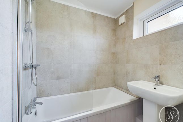 Flat for sale in Wood Close, Leeds