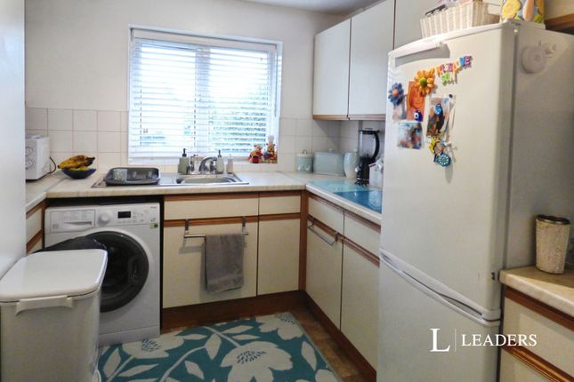 Woodlands Avenue, Rustington photo 5